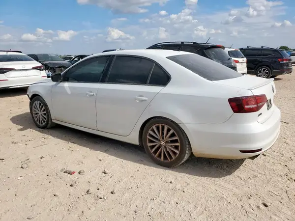 3VWD17AJ5HM302775 2017 VOLKSWAGEN JETTA - Image 2