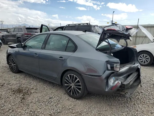 3VWD17AJ5HM390694 2017 VOLKSWAGEN JETTA - Image 2
