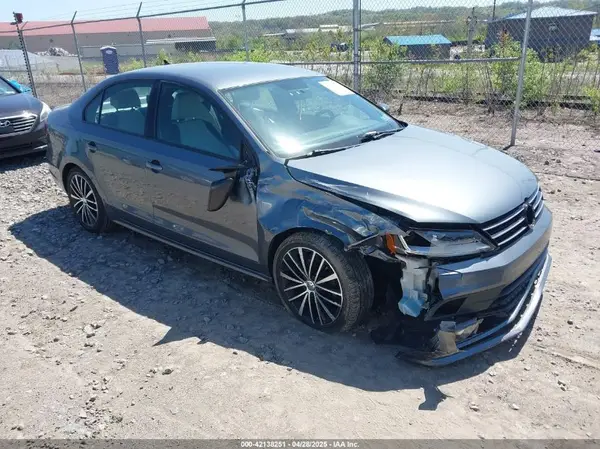 3VWD17AJ5HM408420 2017 VOLKSWAGEN JETTA - Image 1