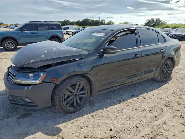 3VWD17AJ5JM218798 2018 VOLKSWAGEN JETTA - Image 1