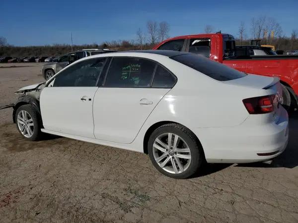 3VWD17AJ5JM220809 2018 VOLKSWAGEN JETTA - Image 2