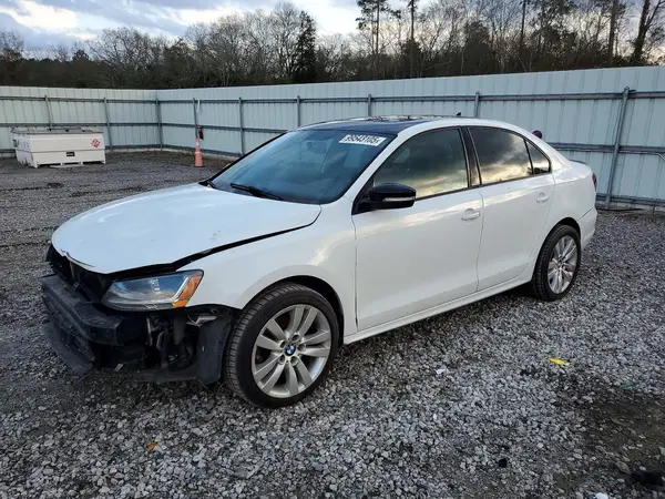 3VWD17AJ5JM237903 2018 VOLKSWAGEN JETTA - Image 1