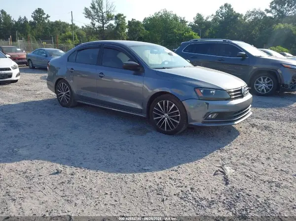 3VWD17AJ6GM226174 2016 VOLKSWAGEN JETTA - Image 1