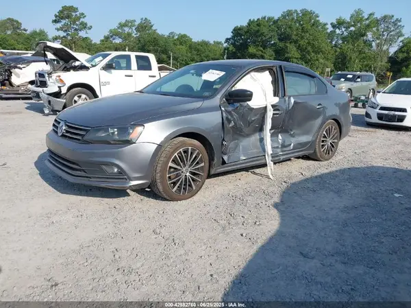 3VWD17AJ6GM226174 2016 VOLKSWAGEN JETTA - Image 2