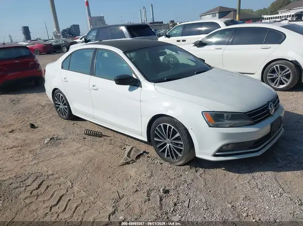 3VWD17AJ6GM228555 2016 VOLKSWAGEN JETTA - Image 1