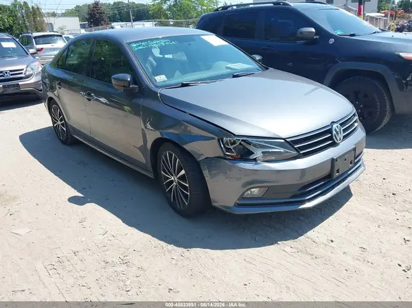 3VWD17AJ6GM252693 2016 VOLKSWAGEN JETTA - Image 1