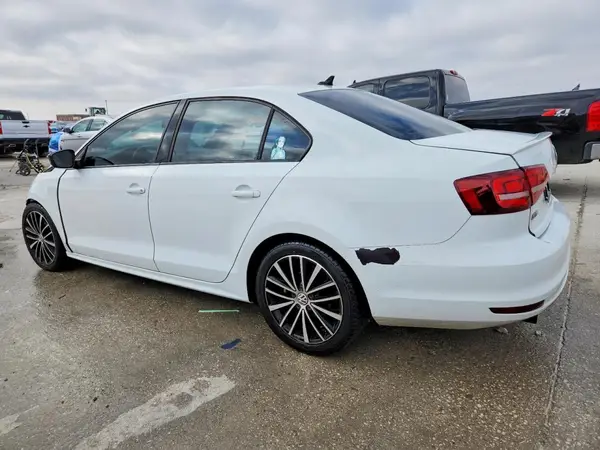 3VWD17AJ6GM270353 2016 VOLKSWAGEN JETTA - Image 2