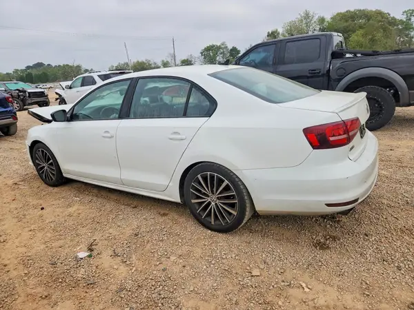 3VWD17AJ6GM294765 2016 VOLKSWAGEN JETTA - Image 2