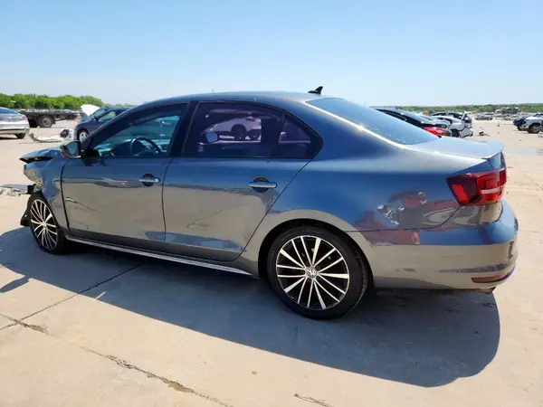 3VWD17AJ6GM300032 2016 VOLKSWAGEN JETTA - Image 2