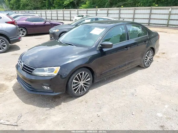 3VWD17AJ6GM321169 2016 VOLKSWAGEN JETTA - Image 2