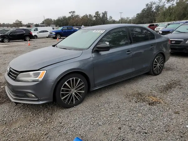 3VWD17AJ6GM329658 2016 VOLKSWAGEN JETTA - Image 1