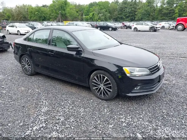 3VWD17AJ6GM336383 2016 VOLKSWAGEN JETTA - Image 1