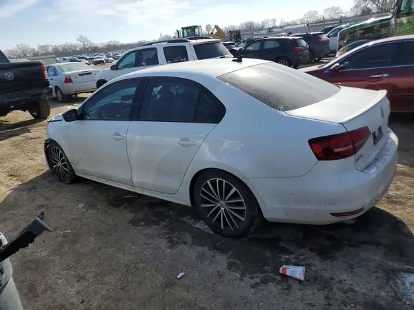 3VWD17AJ6GM393036 2016 VOLKSWAGEN JETTA - Image 2