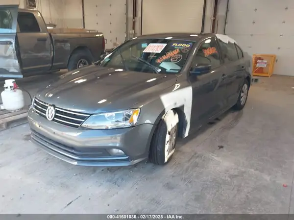 3VWD17AJ6GM418579 2016 VOLKSWAGEN JETTA - Image 2