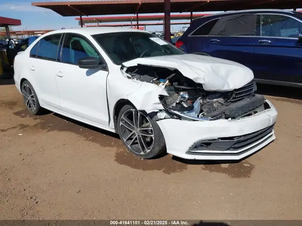 3VWD17AJ6HM302977 2017 VOLKSWAGEN JETTA - Image 1