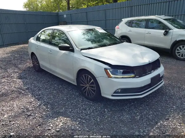 3VWD17AJ6HM308228 2017 VOLKSWAGEN JETTA - Image 1