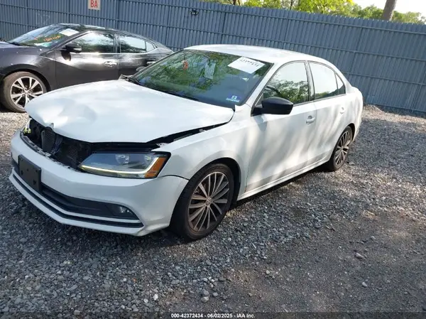 3VWD17AJ6HM308228 2017 VOLKSWAGEN JETTA - Image 2