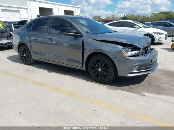 3VWD17AJ6JM219426 2018 VOLKSWAGEN JETTA - Image 1