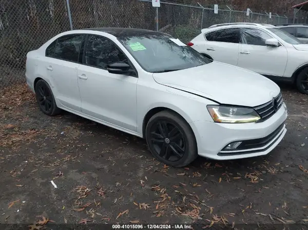 3VWD17AJ6JM227008 2018 VOLKSWAGEN JETTA - Image 1