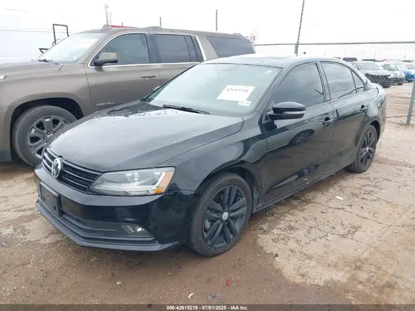 3VWD17AJ6JM249655 2018 VOLKSWAGEN JETTA - Image 2