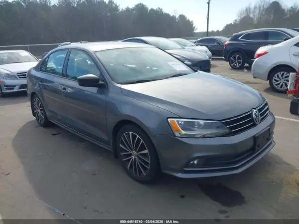 3VWD17AJ7GM217581 2016 VOLKSWAGEN JETTA - Image 1