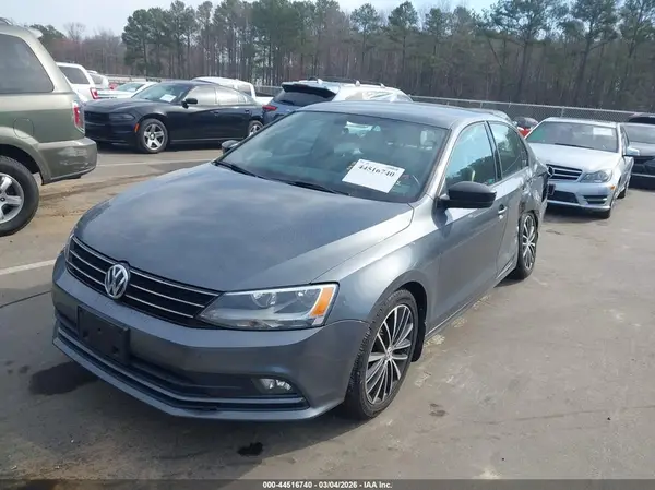 3VWD17AJ7GM217581 2016 VOLKSWAGEN JETTA - Image 2