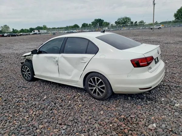 3VWD17AJ7GM298968 2016 VOLKSWAGEN JETTA - Image 2