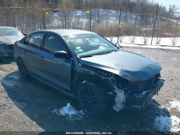 3VWD17AJ7GM301738 2016 VOLKSWAGEN JETTA - Image 1