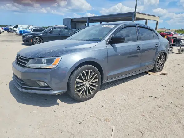 3VWD17AJ7GM326462 2016 VOLKSWAGEN JETTA - Image 1