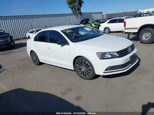 3VWD17AJ7GM391943 2016 VOLKSWAGEN JETTA - Image 1