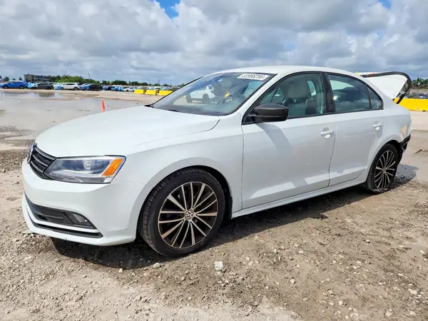 3VWD17AJ7GM392123 2016 VOLKSWAGEN JETTA - Image 1