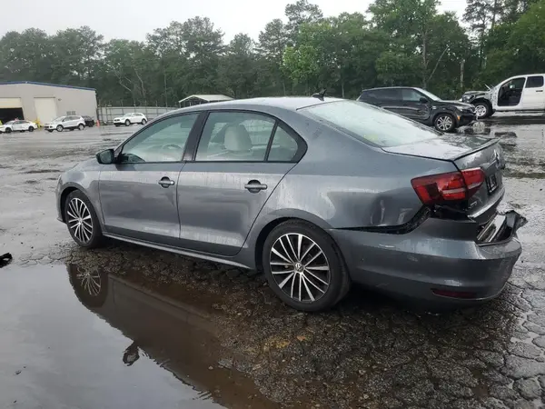 3VWD17AJ7GM417988 2016 VOLKSWAGEN JETTA - Image 2