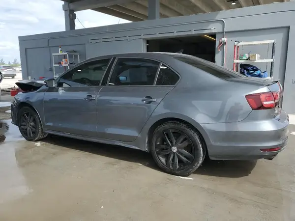 3VWD17AJ7JM212792 2018 VOLKSWAGEN JETTA - Image 2