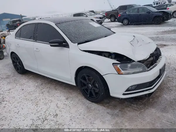 3VWD17AJ7JM224666 2018 VOLKSWAGEN JETTA - Image 1