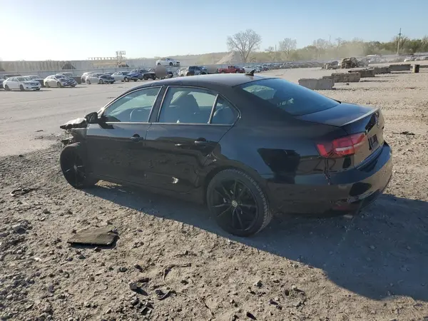 3VWD17AJ7JM234629 2018 VOLKSWAGEN JETTA - Image 2