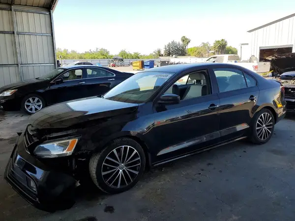 3VWD17AJ8GM231201 2016 VOLKSWAGEN JETTA - Image 1