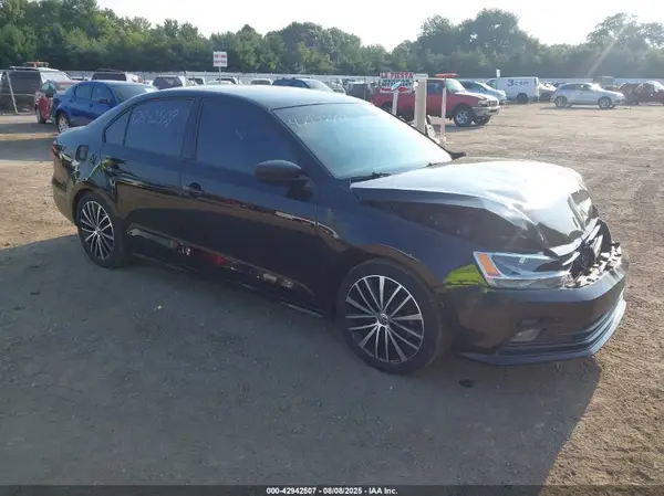 3VWD17AJ8GM243848 2016 VOLKSWAGEN JETTA - Image 1