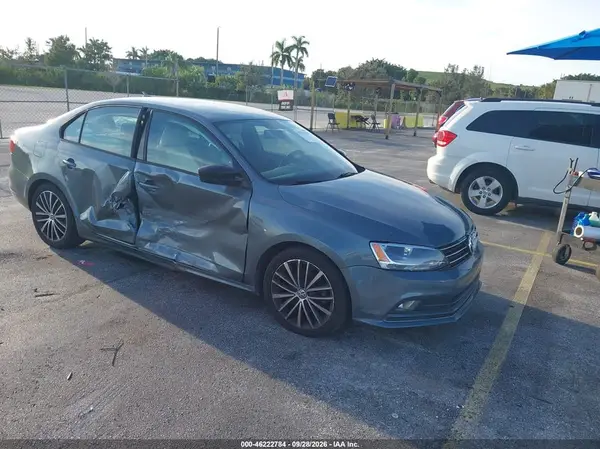 3VWD17AJ8GM259466 2016 VOLKSWAGEN JETTA - Image 1