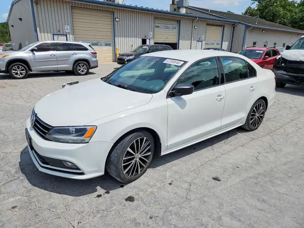 3VWD17AJ8GM268104 2016 VOLKSWAGEN JETTA - Image 1