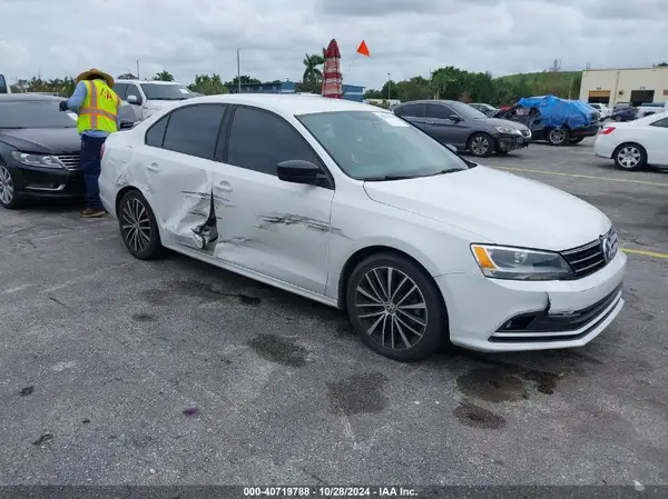 3VWD17AJ8GM297361 2016 VOLKSWAGEN JETTA - Image 1