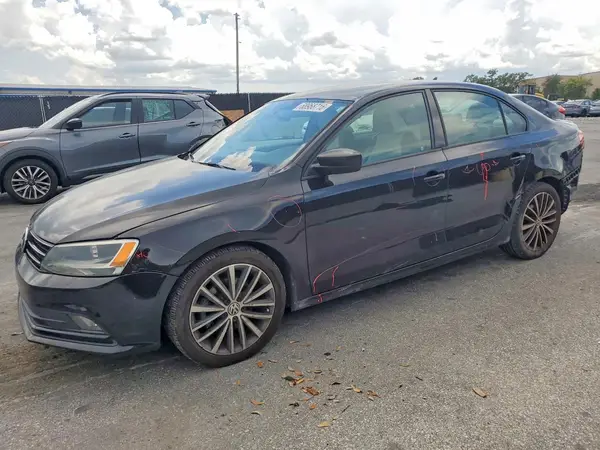 3VWD17AJ8GM298526 2016 VOLKSWAGEN JETTA - Image 1