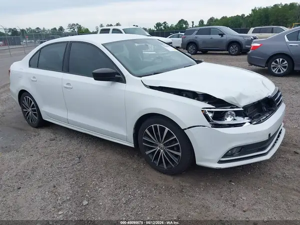 3VWD17AJ8GM343657 2016 VOLKSWAGEN JETTA - Image 1