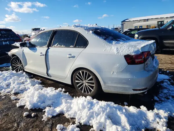 3VWD17AJ8GM385620 2016 VOLKSWAGEN JETTA - Image 2