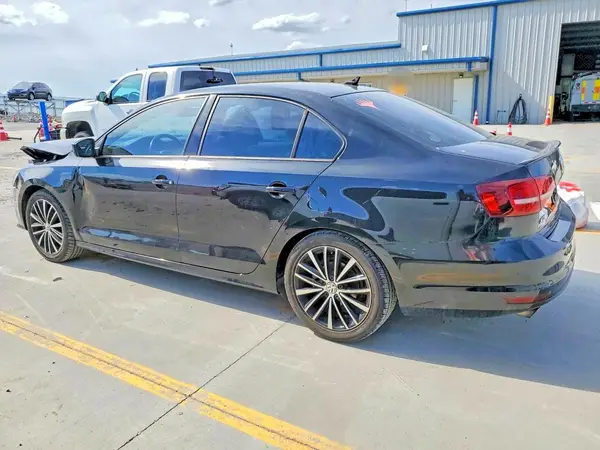 3VWD17AJ8GM396472 2016 VOLKSWAGEN JETTA - Image 2