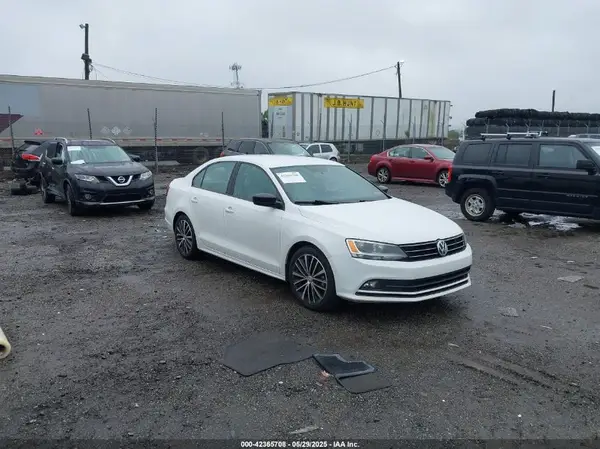 3VWD17AJ8GM408622 2016 VOLKSWAGEN JETTA - Image 1