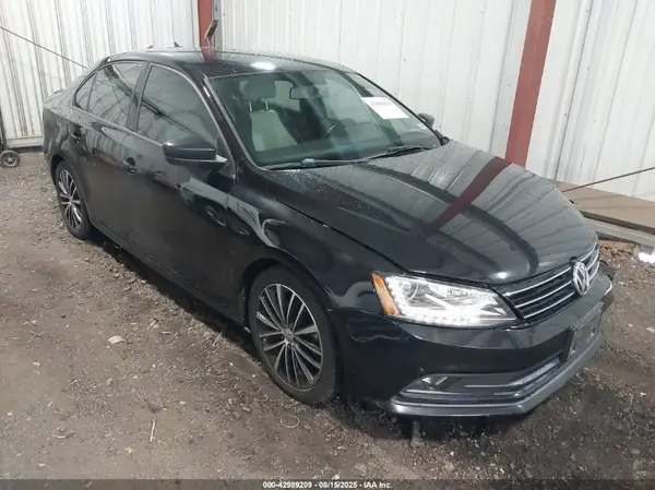 3VWD17AJ8GM408958 2016 VOLKSWAGEN JETTA - Image 1