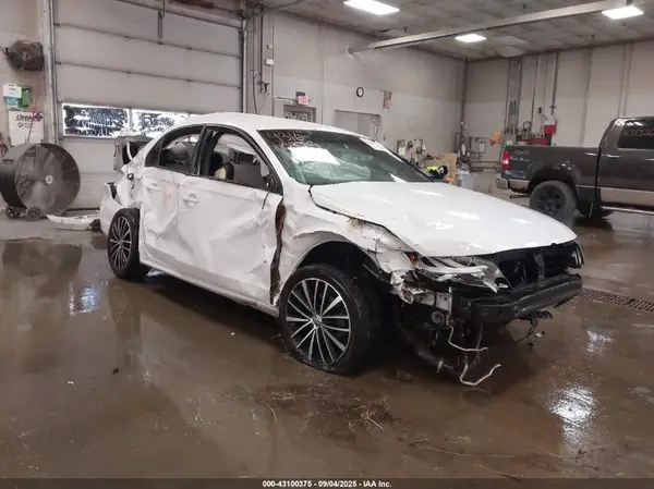 3VWD17AJ8GM412833 2016 VOLKSWAGEN JETTA - Image 1