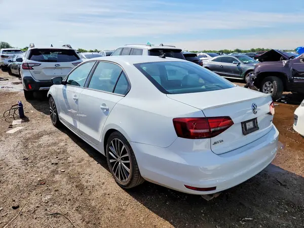 3VWD17AJ8GM414243 2016 VOLKSWAGEN JETTA - Image 2