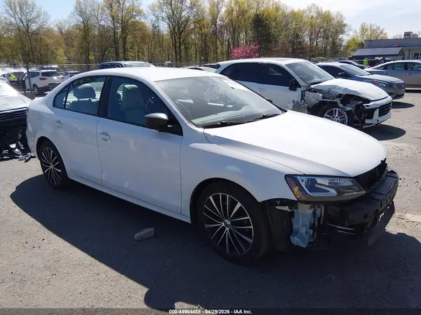 3VWD17AJ8GM416333 2016 VOLKSWAGEN JETTA - Image 1