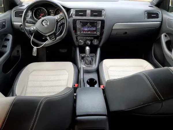 3VWD17AJ8HM305752 2017 VOLKSWAGEN JETTA - Image 8